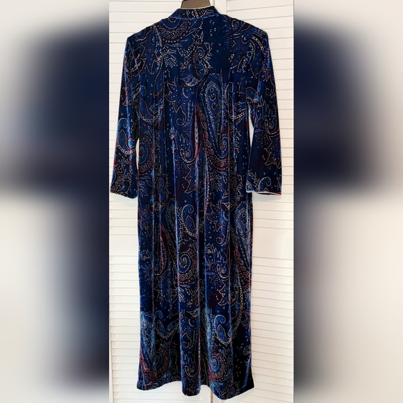 Expressions Blue Paisley Robe - Picture 4 of 14